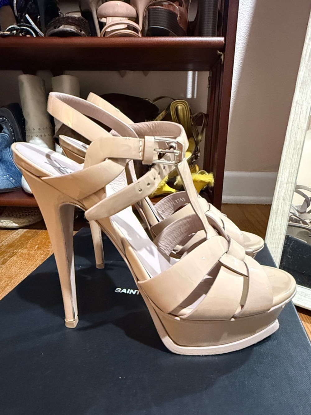 Saint Laurent Nude Patent Leather Platform Sandals - Picture 3 of 5